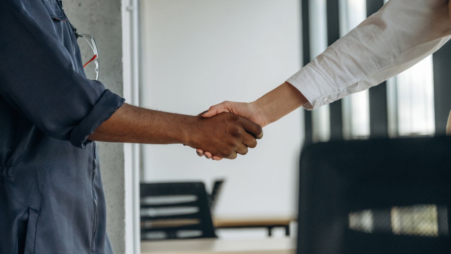 Come funziona il contratto di somministrazione: guida chiara per lavoratori e aziende